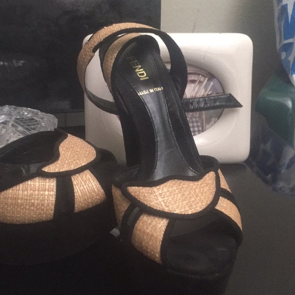 🔴🔴FENDI PLATFORM SANDALS🔴🔴 - Picture 2 of 2
